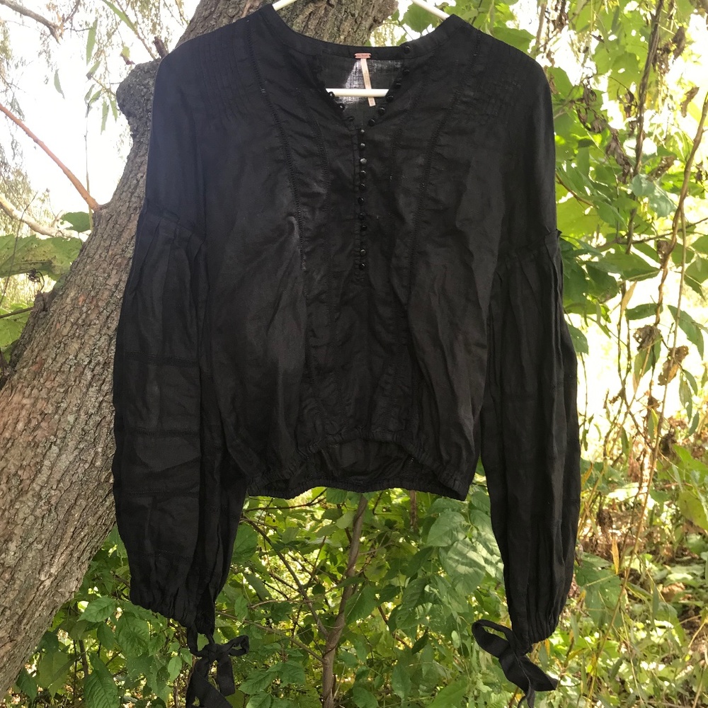 🎃EUC Linen Free People Goth Boho Crop Top With Lace & Balloon Sleeves